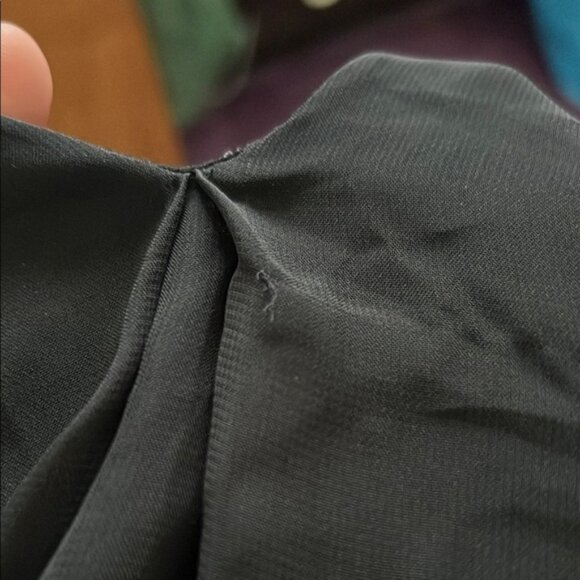 Converse flowy Black Sleeveless Top - Picture 8 of 8